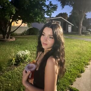 Meet your Posher, Thalia